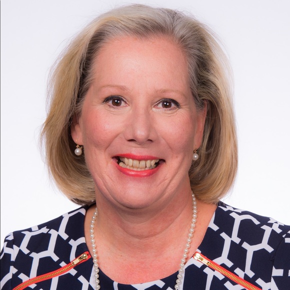 Meet your Posher, Robin - Picture 2 of 2